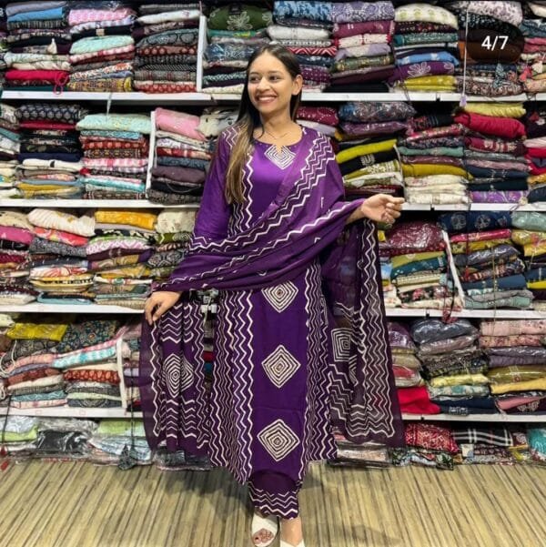 Pretty summer wear kurti 😍