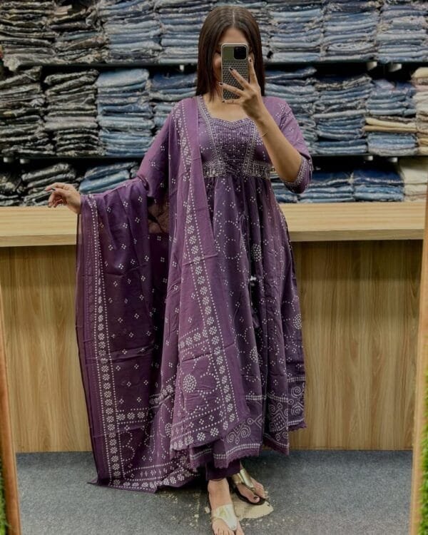 Anarkali for pretty look 😍