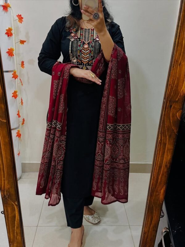 Casual straight threaded suit