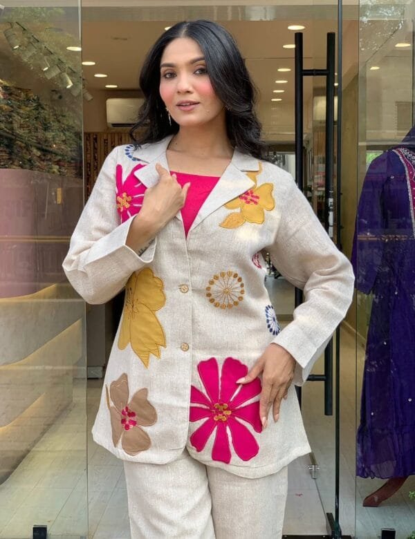 Wow co-ord with thred work